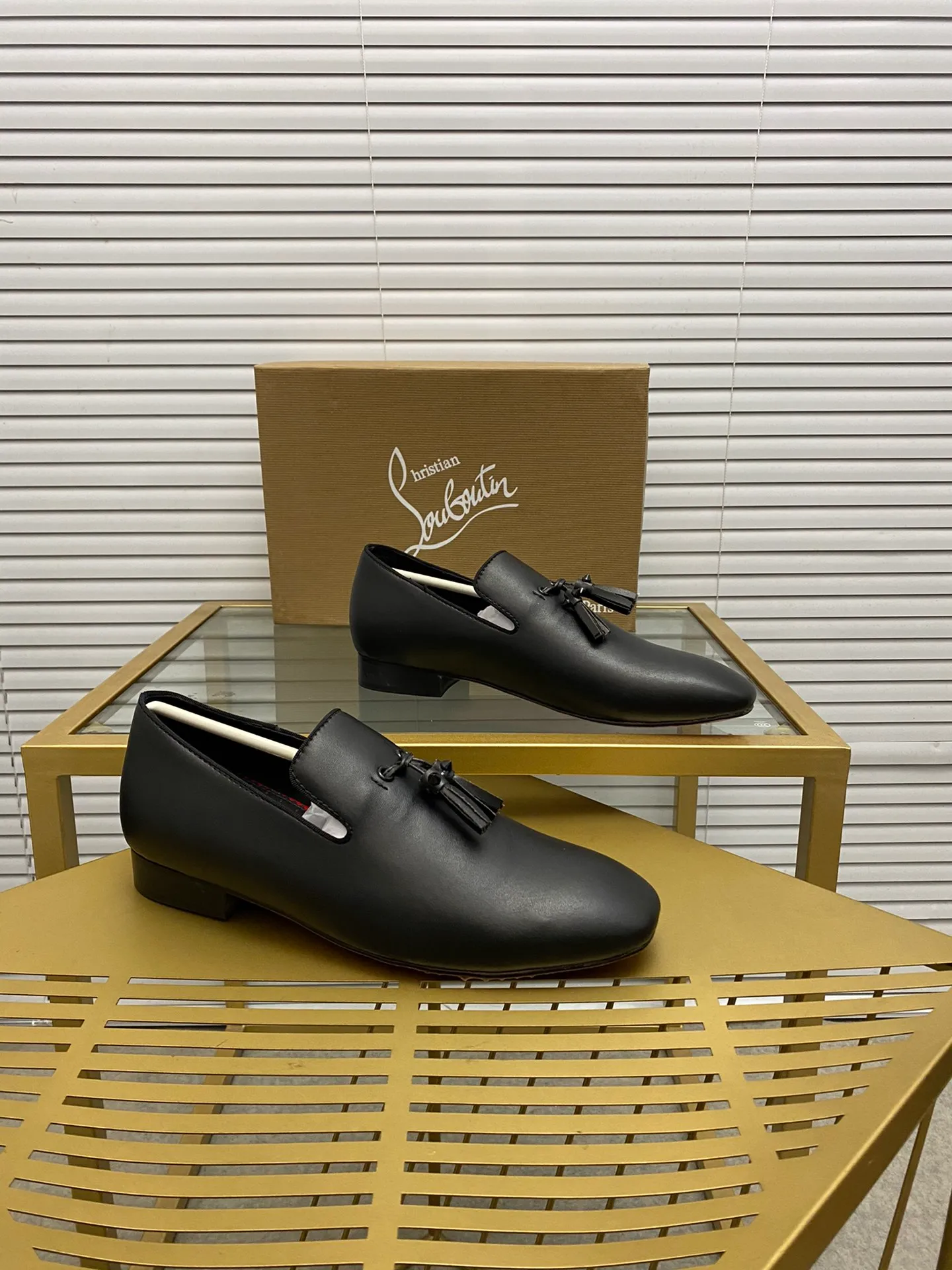 (Customized model) Ex-factory price is 500. christian louboutin2023 latest model (CL red sole shoes) counter series, casual sneakers for couples 📢 📢 📢 exclusive hot style release 🎈🎈💪 movable latex feet 👻 finished outsole line [satisfied] 😝Female 35-40# Male 38#-46, global supply😝 [Top version]: Original imported genuine leather upper, top original leather lining, original molded TPU outsole, original 1:1 detail processing, original shoe last,